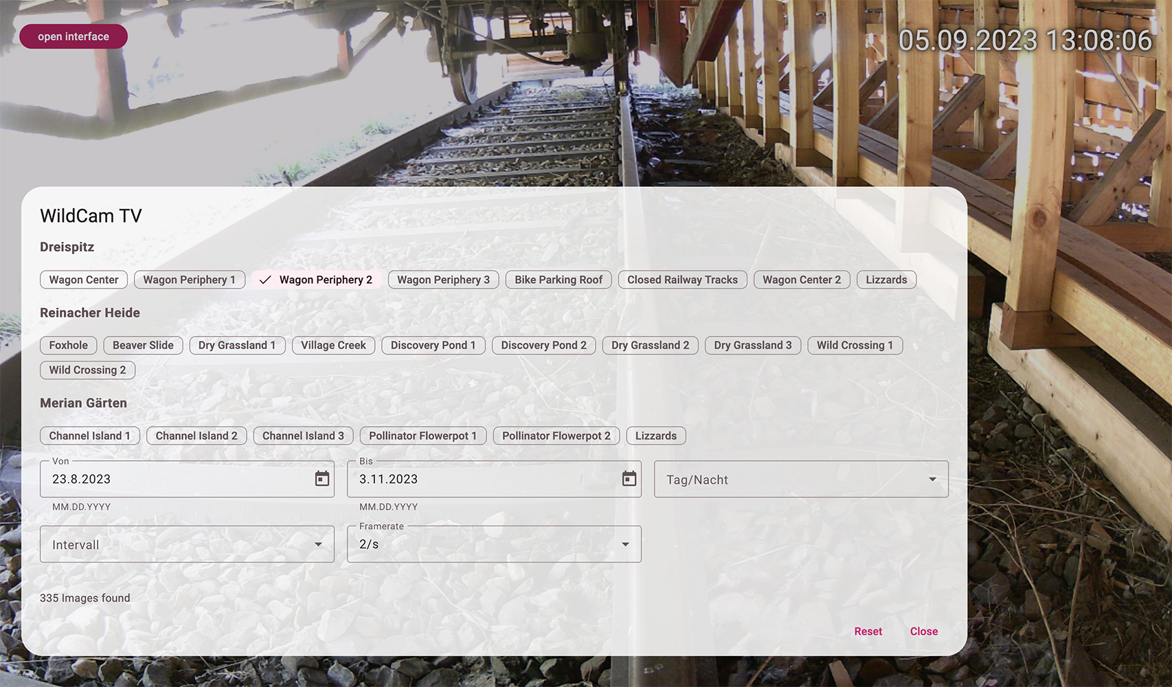 Interface for selecting image series from the different wild cams, with parametric settings for the form of image representation.